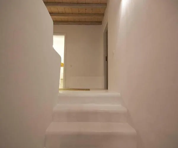 Ammonite With Heated Pool By Diles 普沙罗