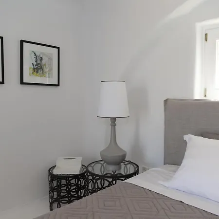 빌라 Ammonite With Heated Pool By Diles