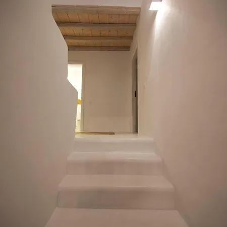 Ammonite With Heated Pool By Diles פסארו